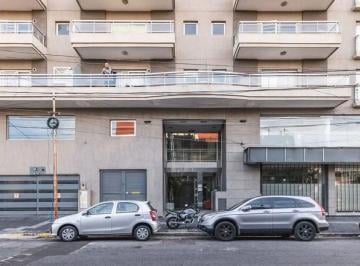 Departamento de 4 ambientes, Avellaneda · Departamento de 4 Ambientes con Terraza Privada