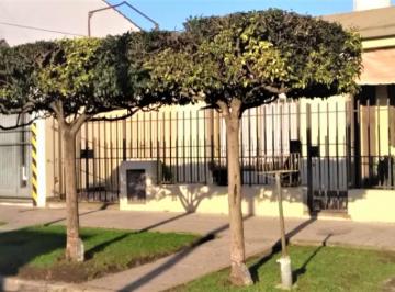 Casa · 95m² · 4 Ambientes · Venta de Casa de 3 Ambientes en Villa Luzuriaga