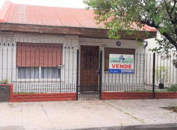 Casa · 110m² · 4 Ambientes · Casa y Departamento en Venta, Son Dos Ufs Juntas en Isidro Casanova