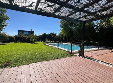 Casa · 274m² · 4 Ambientes · Ayres de Pilar Alquiler Anual con Muebles 3 Dorm