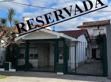 Casa · 140m² · 5 Ambientes · 3 Cocheras · Casa en Venta en Villa Luzuriaga