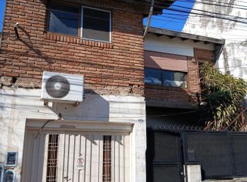 Casa · 250m² · 6 Ambientes · 1 Cochera · Venta Casa Villa Raffo Apto Dos Familias