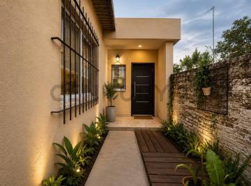 Casa · 72m² · 4 Ambientes · 3 Cocheras · Casa en Venta con 3 Dorm. en Troncos del Talar Tigre Apta Credito