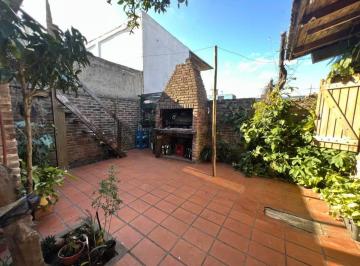 Casa · 95m² · 4 Ambientes · 2 Cocheras · Venta de Casa en Ricardo Rojas Talar 4 Ambientes con Patio y Pileta Tigre