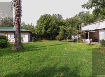 Casa · 85m² · 2 Ambientes · 4 Cocheras · Venta Casa con Lote de 7275 m² Oportunidad Desarrollo