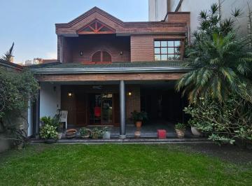 Casa · 568m² · 4 Dormitorios · 2 Cocheras · Casa en Venta de 3 Dorm. en Barrio Sur