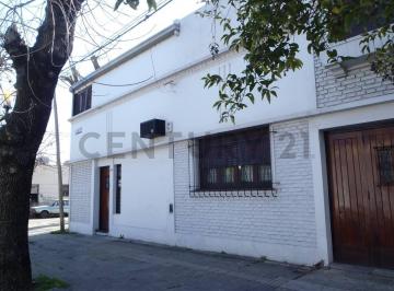 Casa · 143m² · 2 Dormitorios · 1 Cochera · Casa Venta La Plata