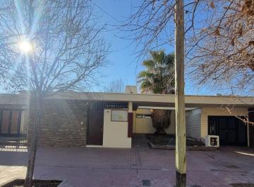 Casa · 320m² · 7 Ambientes · Casa en Venta