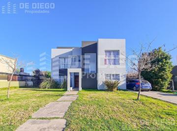 Casa · 166m² · 4 Ambientes · 2 Cocheras · En Venta Casa Al Agua 4 Ambientes San Marco Villanueva Tigre