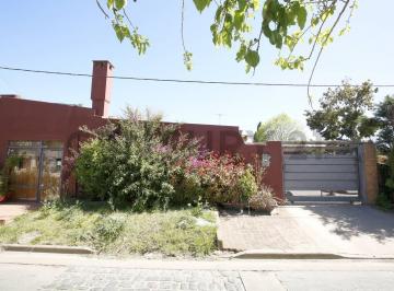 Casa · 280m² · 6 Ambientes · Casas en Venta en Gonnet - Ideal Inversores