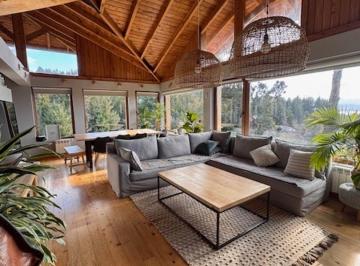 Casa · 233m² · 4 Ambientes · 2 Cocheras · Casa en Barrio Privado Bandurrias con Vista Al Lago