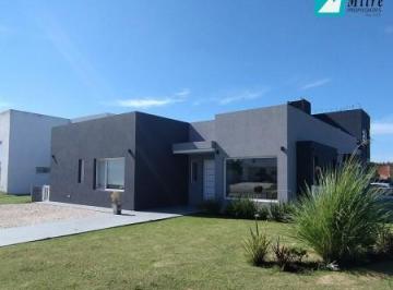 Casa · 216m² · 5 Ambientes · Casa en Venta - Tierras del Mar