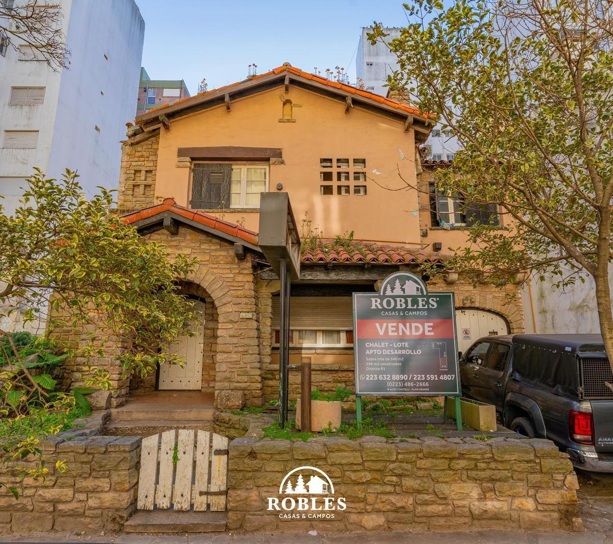 Chalet 6 amb, 296m² en barrio Chauvin — a reciclar