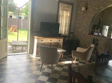 Casa · 2138m² · 3 Ambientes · Venta Lote/casa en Luis Guillon, Monte Grande - 2138 m² - Casa Hecha a Nuevo