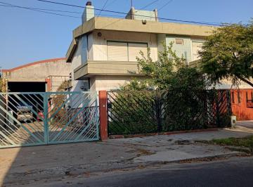 Casa de 3 ambientes, Lanús · Oportunidad Única: Casa con Galpón y Todo Lo Que Necesitás