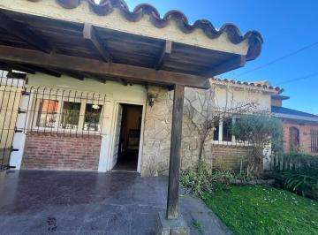 Casa · 100m² · 2 Dormitorios · Casa 3 Amb. Chaperouge 4700