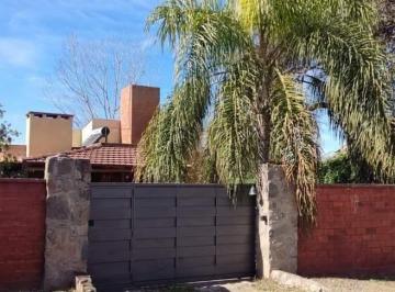 Casa de 5 ambientes, Unquillo · Casa a La Venta en Unquillo – Barrio Residencial Anexo