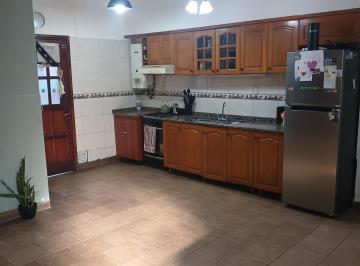 Casa de 4 ambientes, Rosario · Venta Casa 3 Dorm. cochera. Patio. (Pascual Rosas 700)