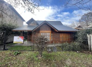 Casa · 141m² · 5 Ambientes · 1 Cochera · Casa de 5 Ambienntes en El Bolsón (Ez - 14)