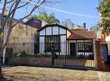 Casa de 2 ambientes, Lanús · Chalet 4 Ambientes Estilo Mediterráneo – Pileta y Quincho – Lanus