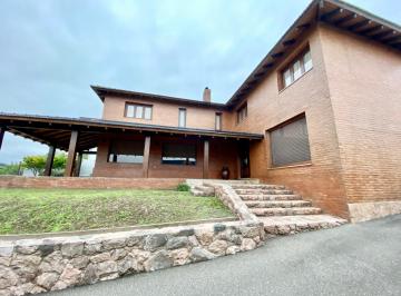 Casa · 480m² · 3 Dormitorios · 3 Cocheras · Casa en Venta Estancia Q2 de 480 Cubiertos 1000 de Terreno