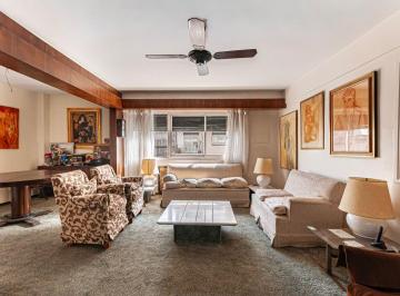 Departamento de 4 ambientes, Recoleta · Recoleta: Venta Semipiso Piso Alto Super Luminoso de 4 Ambientes con Cochera