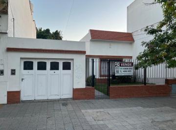 Casa de 4 ambientes, Lomas de Zamora · Casa de 4 Ambientes con Garage Sobre Laprida 1334, Lomas de Zamora