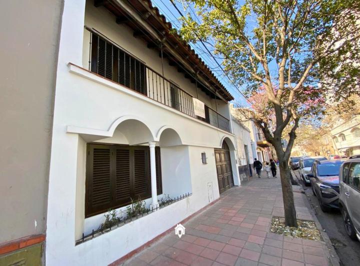 Casa · 260m² · 4 Dormitorios · 1 Cochera