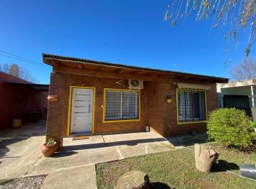 Casa · 70m² · 3 Ambientes · 1 Cochera · Casa en Venta Dos Dorm. - Pueblo Esther