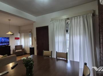 PH · 75m² · 3 Ambientes · 1 Cochera · En Venta PH 3 Amb. Frente C/ Cochera, Quincho y Fondo. Florida Oeste