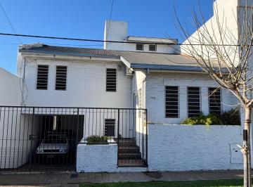 Casa de 6 ambientes, La Plata · Casa de 5 Dorms en Venta