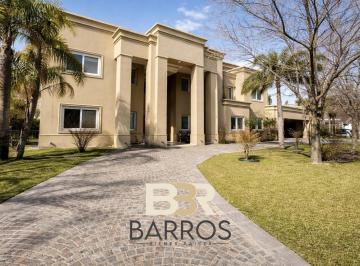 Casa · 737m² · 8 Ambientes · 2 Cocheras · Venta Casa Terravista Fondo Al Lago