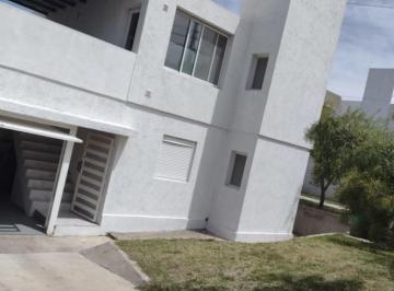 Casa · 225m² · 5 Ambientes · 2 Cocheras · Casa en Terrazas de La Estanzuela - La Calera