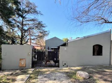 Casa · 86m² · 4 Ambientes · 1 Cochera · Venta Casa Apto Credito Ituzaingo