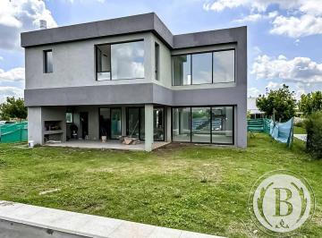 Casa de 4 ambientes, Escobar · Bustamante Prop Puertos del Lago Acacias 12324 Casa Venta Escobar