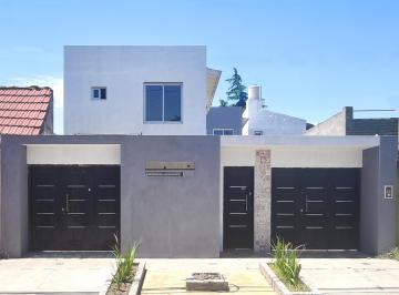 PH de 3 ambientes, Morón · Duplex 3 Amb con Jardin y Cochera a Estrenar Castelar Norte