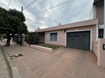 Casa · 176m² · 5 Ambientes · 2 Cocheras · Casa en Venta Residencial San Carlos 3 Dorm.! con Departamento Independiente!