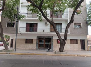 Departamento de 4 ambientes, Barrio Cívico · Vendo Departamento Centrico 2 Dorm.