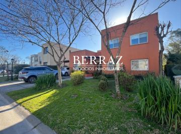 Casa · 218m² · 7 Ambientes · 2 Cocheras · Casa Venta 6 Dorm. Barrio Santa Guadalupe Lote de 624 m² Pilar del Este