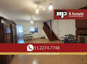 Casa · 240m² · 4 Ambientes · 1 Cochera · Casa Tres Dorm., Cochera, Jardin. Pileta, Quincho - en Venta