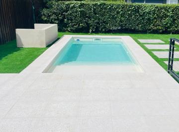 Casa · 274m² · 5 Ambientes · 1 Cochera · C. C. El Pato | Venta | Casa 5 Ambientes