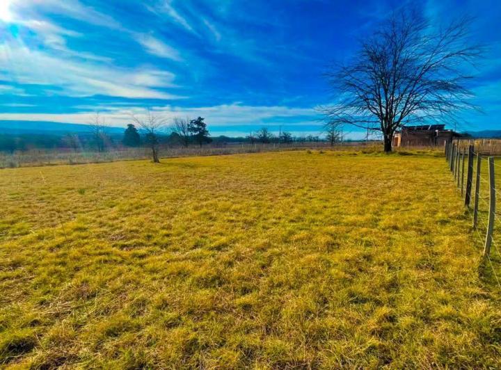 Terreno · 877m²