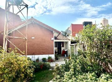 Casa · 115m² · 3 Ambientes · 1 Cochera · Venta Casa 3 Ambientes San Justo Garage Parque Deposito
