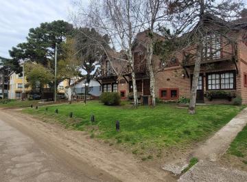 Casa · 62m² · 2 Dormitorios · 1 Cochera · Duplex a m del Centro de Pinamar Alquiler