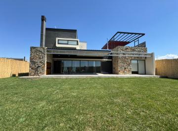 Casa de 3 ambientes, Maipú · Venta Casa en Ciro de Vieytes