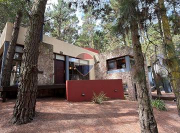 Casa · 150m² · 5 Ambientes · 1 Cochera · Casa Venta Cuatro Ambientes en Mar de Las Pampas