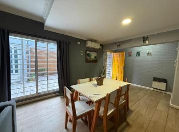 PH · 80m² · 3 Ambientes · PH de 3 Amb con Patio en Banfield