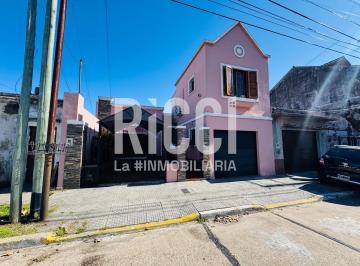 Casa · 170m² · 4 Ambientes · 2 Cocheras · Casa 4 Ambientes en Venta Berazategui