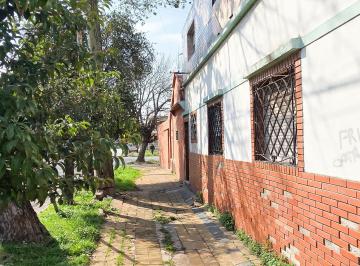 PH de 3 ambientes, Lanús · PH 3 Ambientes con Patio y Terraza Oportunidad de Reciclaje en Valentín Alsina