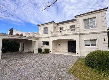 Casa · 335m² · 4 Ambientes · Ayres de Pilar, Alquiler Anual 3 Dorm + Escritorio + Cine